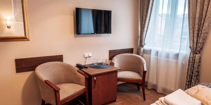 Podzimní relax v centru Karlových Varů: snídaně a wellness procedury