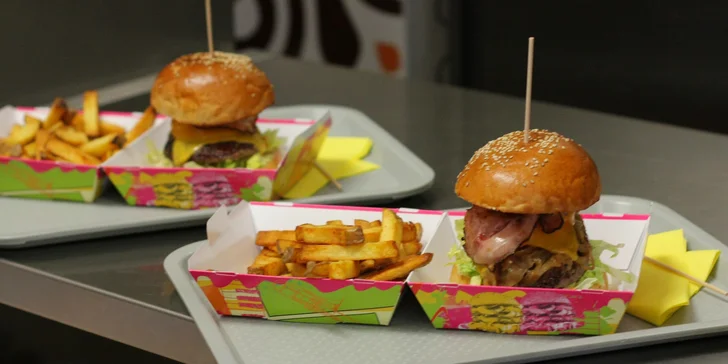 Burger podle výběru ze 3 druhů a belgické hranolky pro jednoho i dva