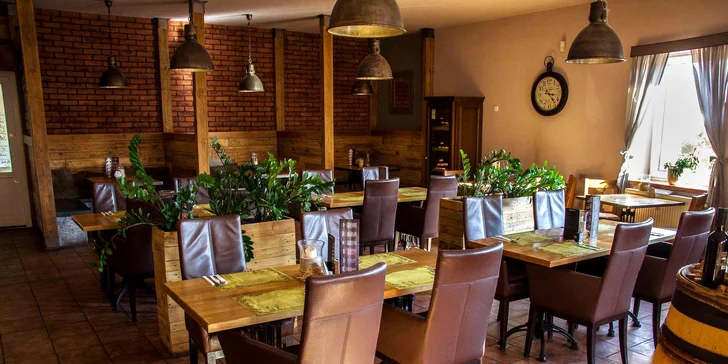 3chodové menu s výběrem předkrmu a hlavního jídla ze 2 variant
