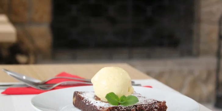 3chodové valentýnské menu: tomatové papardele, caesar salát i brownies