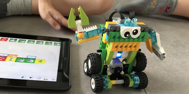 Lego robotika Mindstorms kroužek pro děti - začátečníci v KIDDŮM