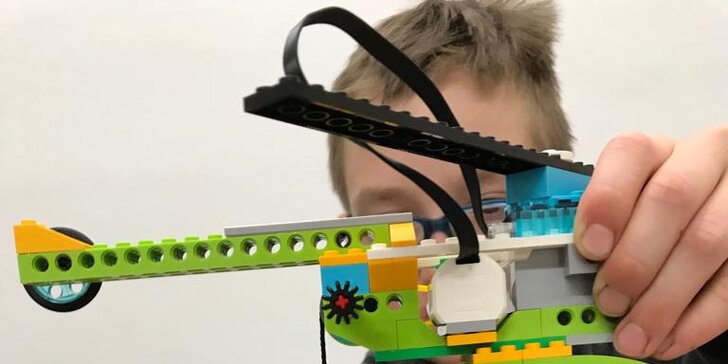 Lego robotika WeDo první robot kroužek pro děti v KIDDŮM