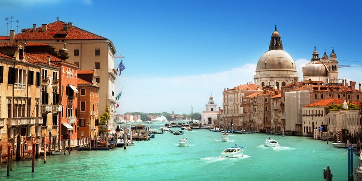 Autobusem do Benátek: celodenní koupání na pláži i město s průvodcem