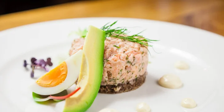 Valentýnské tataráky dle výběru i s pečivem v legendární restauraci Šelepka