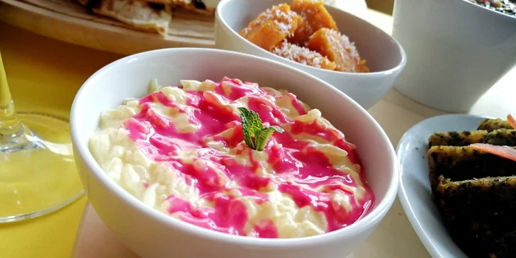 Indické menu pro libovolný počet osob: několik hlavních jídel i míchaný drink