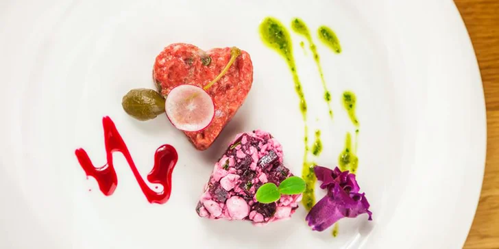 Valentýnské tataráky dle výběru i s pečivem v legendární restauraci Šelepka