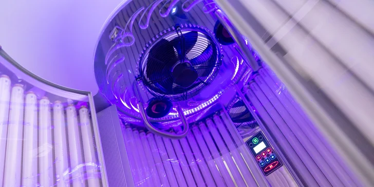 V Angel Beauty nájdete vertikálne solárium Luxura V7, ktoré spĺňa všetky predpísané normy EÚ.