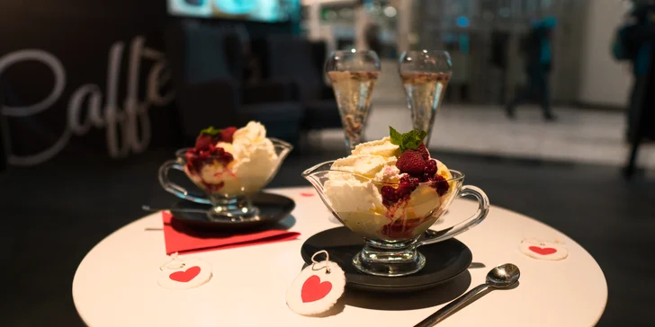 Sladký Valentýn: sekt s brusinkami nebo mojito a cheescake nebo zmrzlina