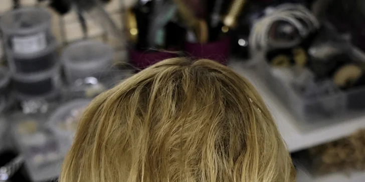 Večerní líčení nebo fotomake-up i vč. společenského účesu ve Studiu Visage