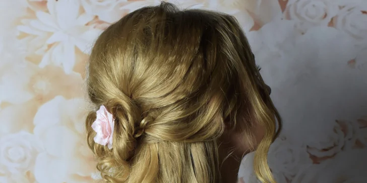 Večerní líčení nebo fotomake-up i vč. společenského účesu ve Studiu Visage
