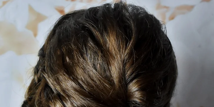 Večerní líčení nebo fotomake-up i vč. společenského účesu ve Studiu Visage