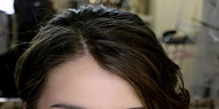 Večerní líčení nebo fotomake-up i vč. společenského účesu ve Studiu Visage