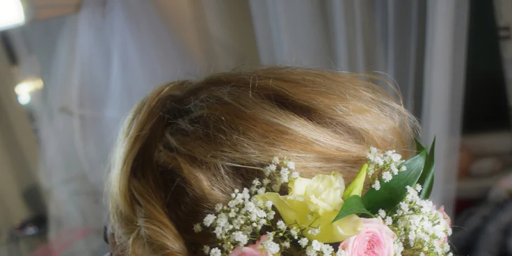 Večerní líčení nebo fotomake-up i vč. společenského účesu ve Studiu Visage