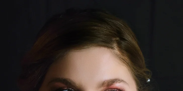 Líčení včetně stylingu účesu na plesy a další akce ve Studiu Visage Anděl