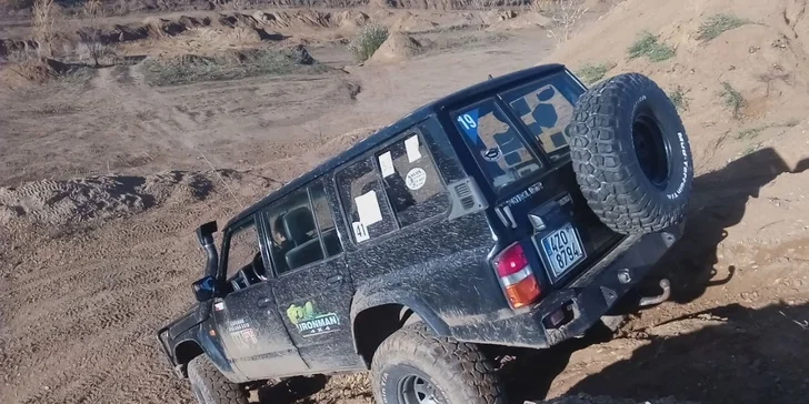 Nic vás nezastaví: jízda Hummerem H2 nebo offroadem Nissan Patrol