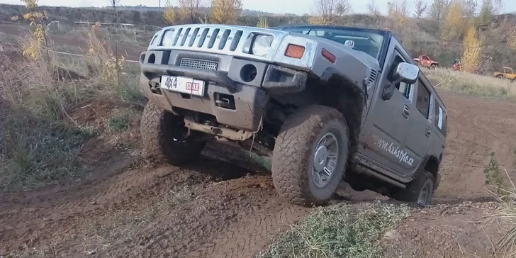 Nic vás nezastaví: jízda Hummerem H2 nebo offroadem Nissan Patrol