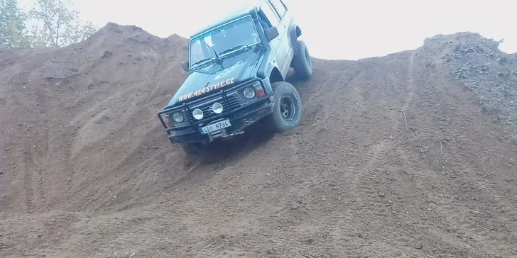 Nic vás nezastaví: jízda Hummerem H2 nebo offroadem Nissan Patrol