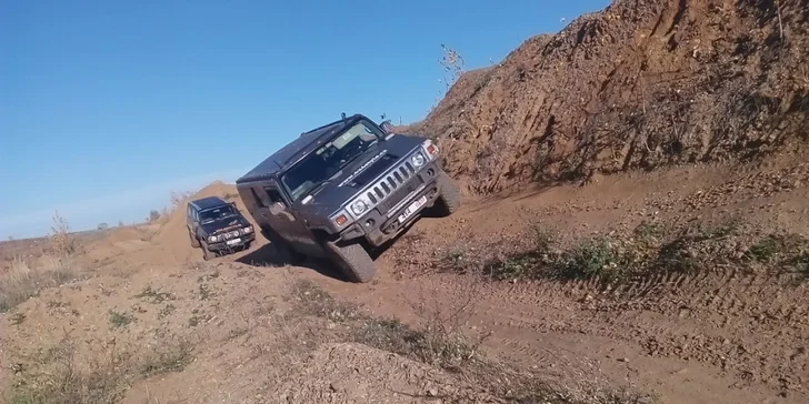 Nic vás nezastaví: jízda Hummerem H2 nebo offroadem Nissan Patrol