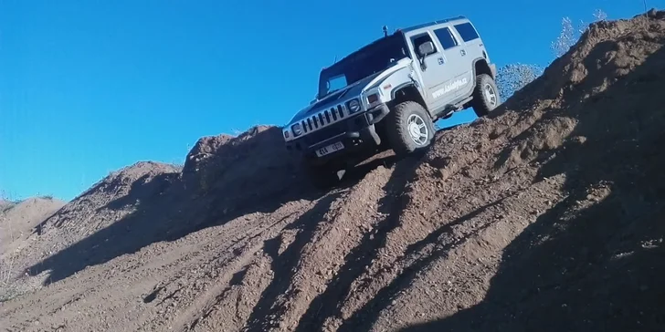 Nic vás nezastaví: jízda Hummerem H2 nebo offroadem Nissan Patrol