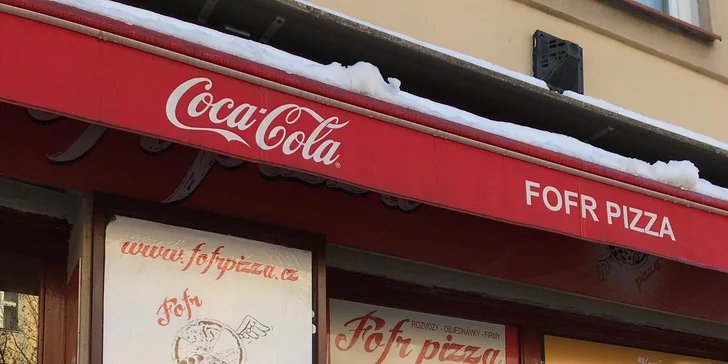 Pořádně se najezte: dvě pizzy o průměru 32 cm podle výběru z 8 druhů