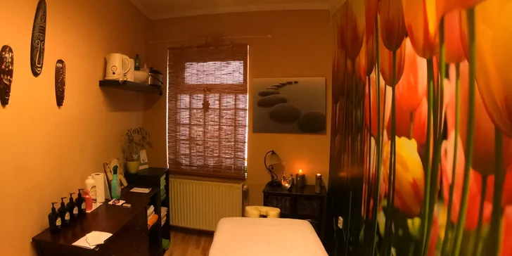 Relaxační masáž zad a šíje i s baňkováním: mandlový i makadamiový olej