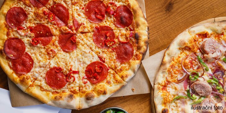Pizza dle výběru s průměrem 32 cm: šunková, salámová, kuřecí i tvarůžková