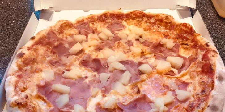 Pořádně se najezte: dvě pizzy o průměru 32 cm podle výběru z 8 druhů