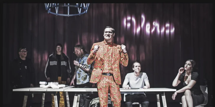 Vstupenka na izraelskou komedii Neúp!ní v Městském divadle Kladno