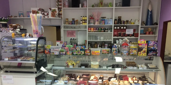 Káva s dortíkem dle výběru: espresso i latté a větrník, florida či harlekýn