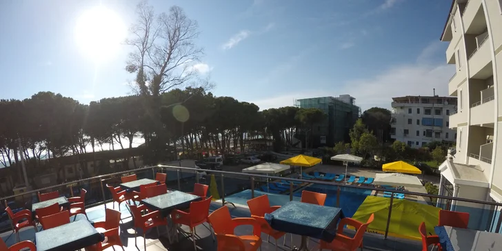 Letecky do Albánie, Drač: 7 nocí v hotelu na pláži, bazén a all inclusive