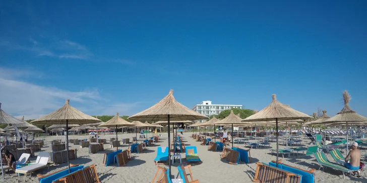 Letecky do Albánie, Drač: 7 nocí v hotelu na pláži, bazén a all inclusive