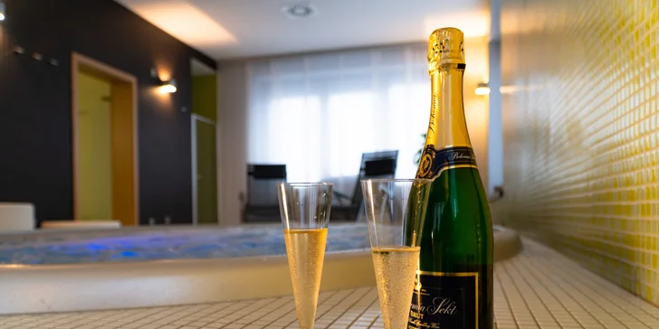 Dopřejte si relax: 60 min. v privátním wellness s velkou vířivkou pro 2–4 osoby