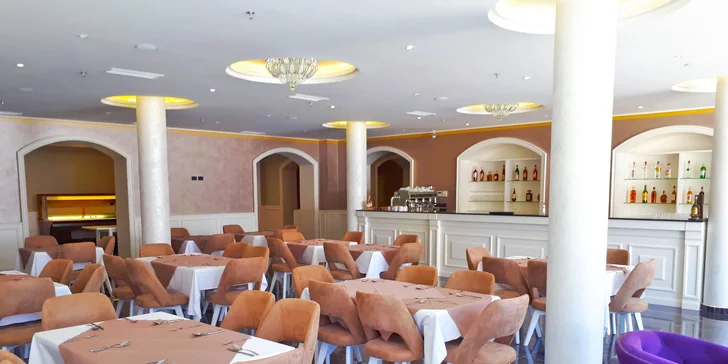 Albánie, Drač: letenka, 7 nocí v klidu 1lůžkového pokoje a all inclusive