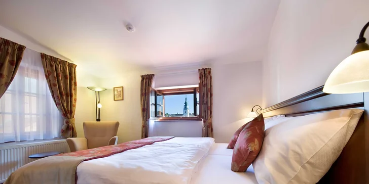 Hotel ze 17. století v centru Třebíče: snídaně, prohlídka památek i sauna
