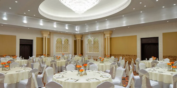 Dovolená v emirátu Sharjah: 5–12 nocí v 5* hotelu s lázněmi i dětským koutkem