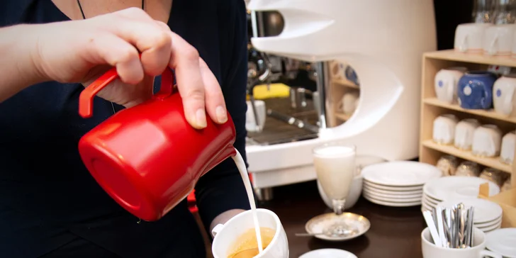 Příjemné chvilky: dvě kávy podle výběru ze 4 druhů nebo dvě kávy flat white