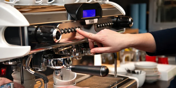 Příjemné chvilky: dvě kávy podle výběru ze 4 druhů nebo dvě kávy flat white