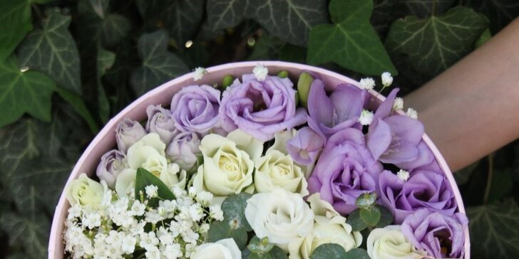 Řezané květiny i květinové krabičky: otevřený voucher do květinářství Freja