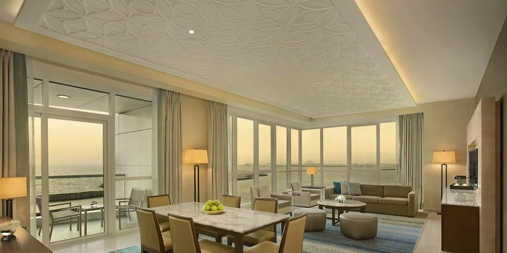 Skvělá dovolená v exotické Dubaji: 4–9 nocí v 5* hotelu u pláže s polopenzí