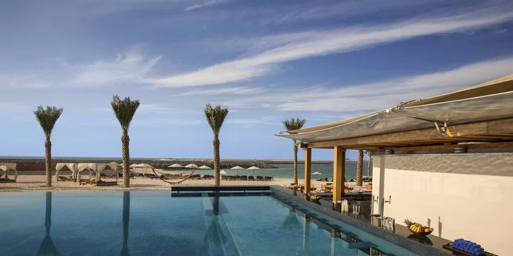 Skvělá dovolená v exotické Dubaji: 4–9 nocí v 5* hotelu u pláže s polopenzí
