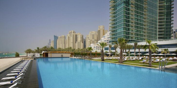 Dovolená ve fascinující Dubaji: 4–12 nocí v 5* hotelu přímo u pláže Jumeirah Beach