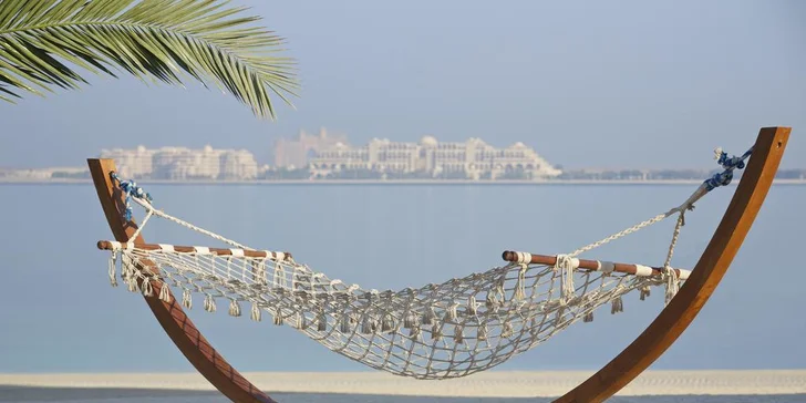 Skvělá dovolená v exotické Dubaji: 4–9 nocí v 5* hotelu u pláže s polopenzí