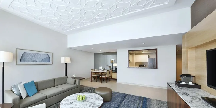 Skvělá dovolená v exotické Dubaji: 4–9 nocí v 5* hotelu u pláže s polopenzí