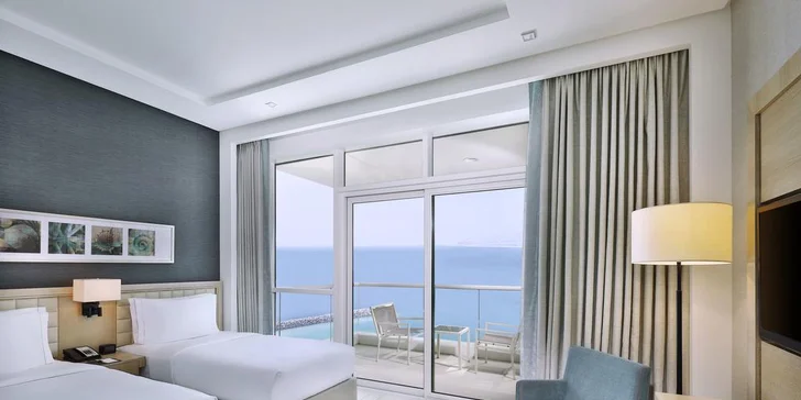 Skvělá dovolená v exotické Dubaji: 4–9 nocí v 5* hotelu u pláže s polopenzí