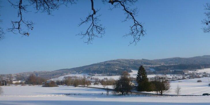 Lyžování na Šumavě i v Německu: zima i jaro s polopenzí a slevami