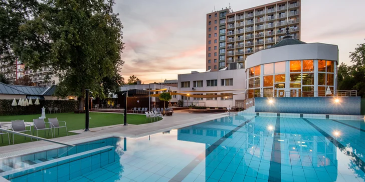 Lázně Hajdúszoboszló: relaxační pobyt s polopenzí a neomezeným wellness v hotelu Barátság***