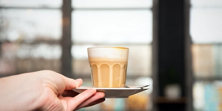 Příjemné chvilky: dvě kávy podle výběru ze 4 druhů nebo dvě kávy flat white