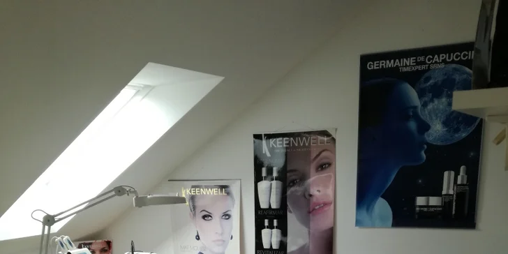 Permanentní make-up: horní nebo dolní oční linky, rty či obočí