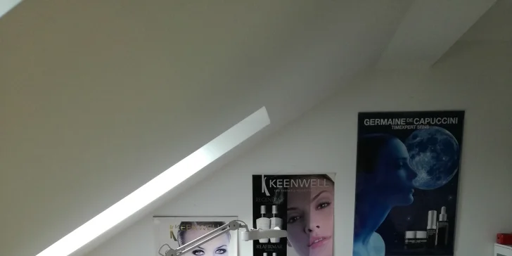 Permanentní make-up: horní nebo dolní oční linky, rty či obočí