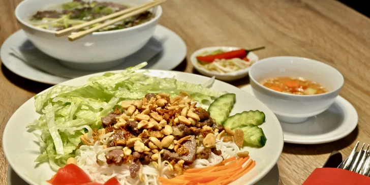 Otevřený voucher na sushi, asijské jídlo, obědový bufet i nápoje v hodnotě 500 až 2000 Kč